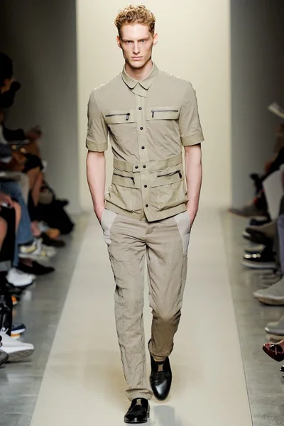 Look 30